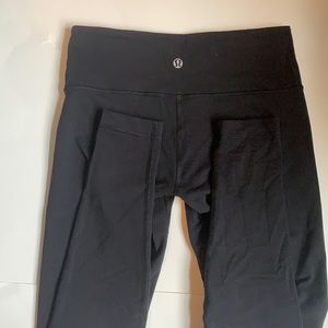 Black lululemon wander under leggings